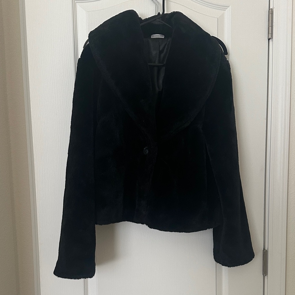 Chic Black Short Faux Fur/Teddy Jacket for Women